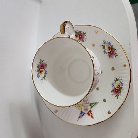 Elizabethan Masonic Eastern Star fine bone china tea cup with matching S… - Picture 4 of 6